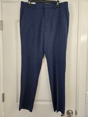 Perry Ellis Portfolio Slim Fit Dress Pants.